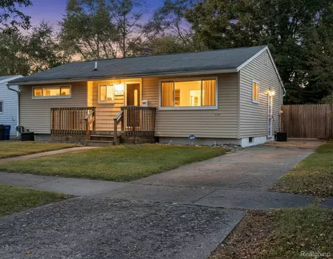 2801 Epsilon Trl, Flint, MI 48506