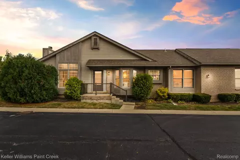 2503 Westmont Cir, Sterling Heights, MI 48310