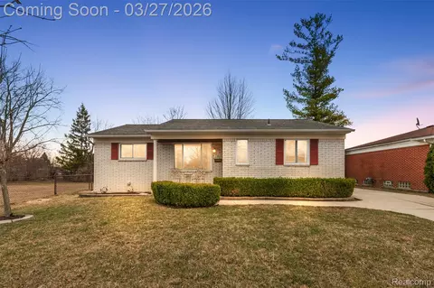2386 Milverton Dr, Troy, MI 48083