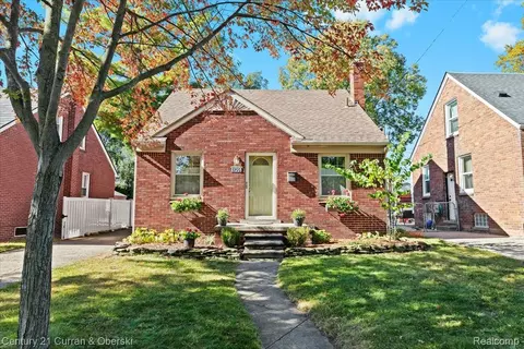 1755 N Denwood St, Dearborn, MI 48128