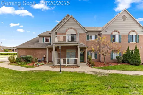 15705 Parkway Ln, Southgate, MI 48195