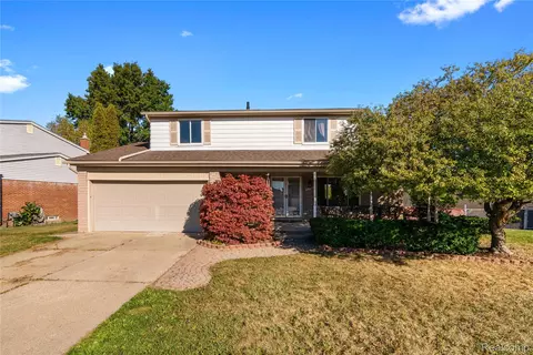 3261 Lancaster Dr, Sterling Heights, MI 48310