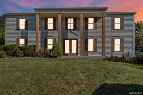 5428 Hammersmith Dr, West Bloomfield, MI 48322