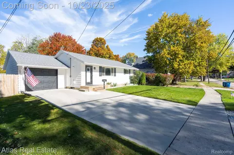 420 W 2nd St, Davison, MI 48423