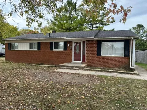1368 Athlone St, Oxford, MI 48371