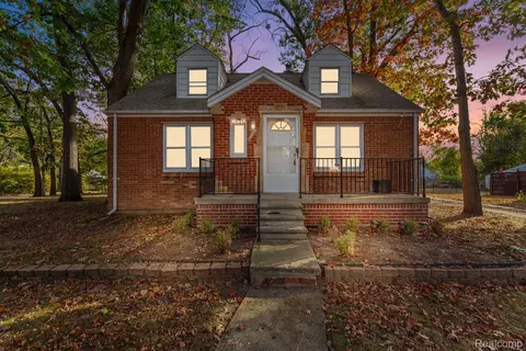 20705 Westhampon Ave, Southfield, MI 48075