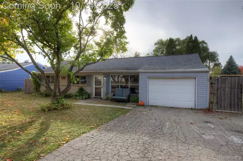 1992 Swaranne Dr, West Bloomfield, MI 48324