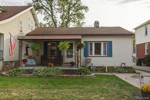 173 S Riverbank St, Wyandotte, MI 48192