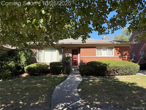 10774 Lincoln Dr, Huntington Woods, MI 48070