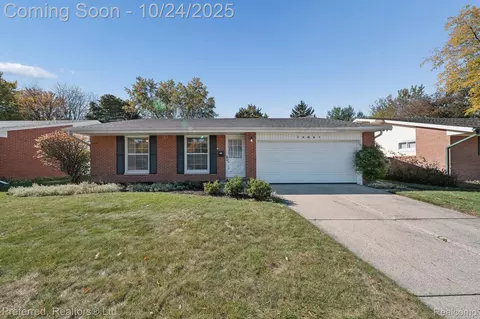 14641 Ronnie Ln, Livonia, MI 48154