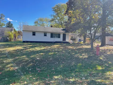 2990 Marietta Ave, Waterford, MI 48329