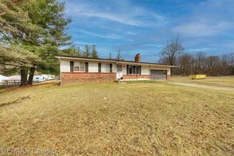 4650 Waltan Rd, Vassar, MI 48768