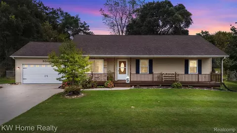 500 Clearwater Dr, Perry, MI 48872