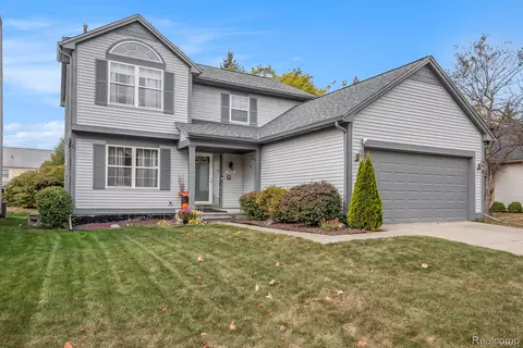 862 Polo Pl, Auburn Hills, MI 48326