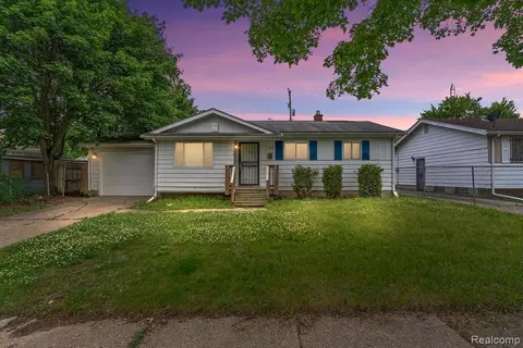 1605 Barbara Dr, Flint, MI 48504 photo 1