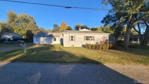 985 Fairledge St, Orion, MI 48362