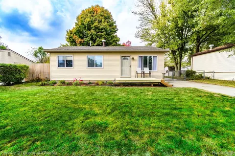 28552 Halecreek St, Romulus, MI 48174