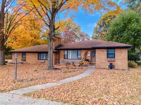 25256 Lyndon, Redford, MI 48239