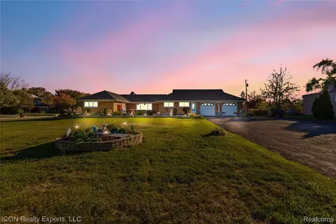 5072 15 Mile Rd, Sterling Heights, MI 48310
