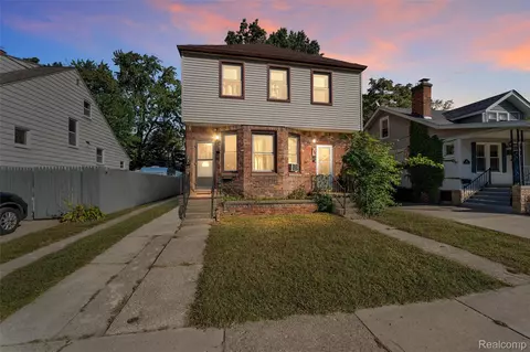 223 E Oakridge St, Ferndale, MI 48220