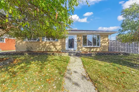 13053 Geoffry Dr, Warren, MI 48088
