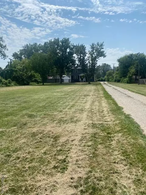 23275 Northline Rd, Taylor, MI 48180