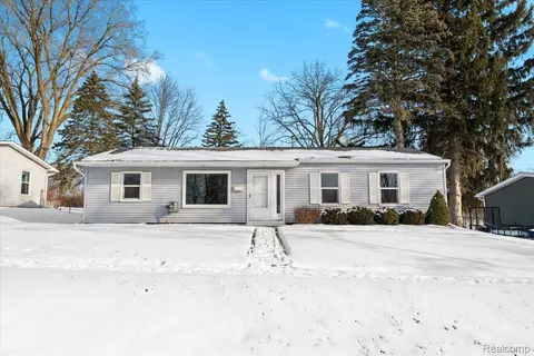 6123 Stephen, Green Oak, MI 48116