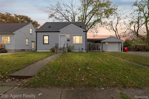 28075 Asmus St, Roseville, MI 48066