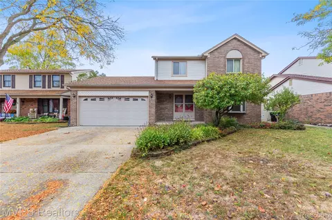 16089 Cambell Dr, Macomb, MI 48044
