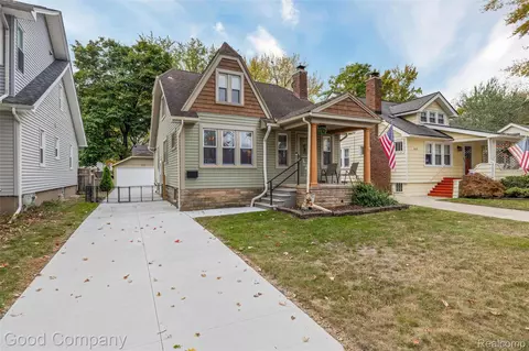 820 E 2nd St, Royal Oak, MI 48067