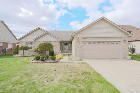 50315 Alden Dr, Macomb, MI 48044