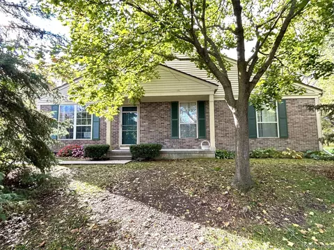 3360 Gingell Dr, Orion, MI 48359