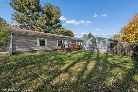 5790 Comanche Ln, Genoa, MI 48843