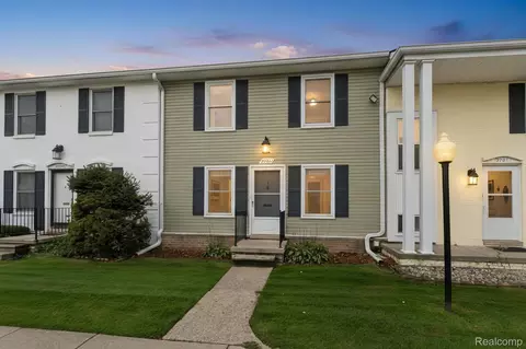 37011 Brynford Dr, Clinton Township, MI 48036