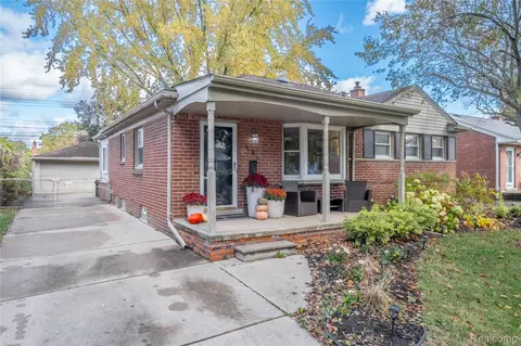 320 W Sunnybrook Dr, Royal Oak, MI 48073