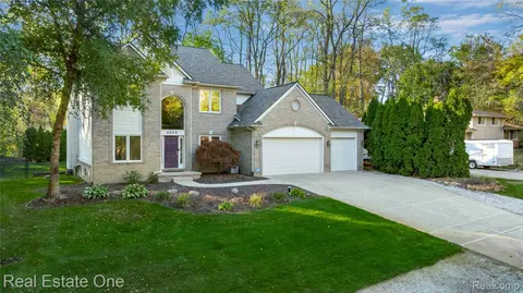 4659 Camelina St, Commerce, MI 48382