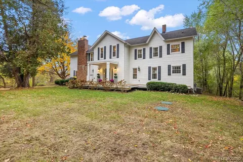 5640 Hummer Lake Rd, Brandon, MI 48371