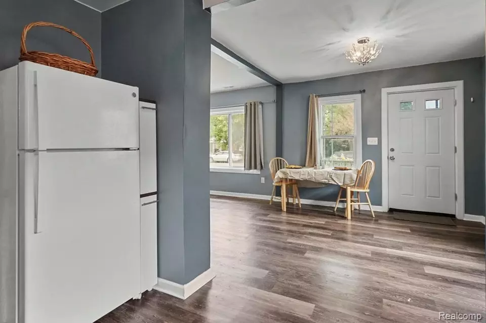 Entry Way - 25171 Lawn St, Roseville, MI 48066 photo 2 of 2