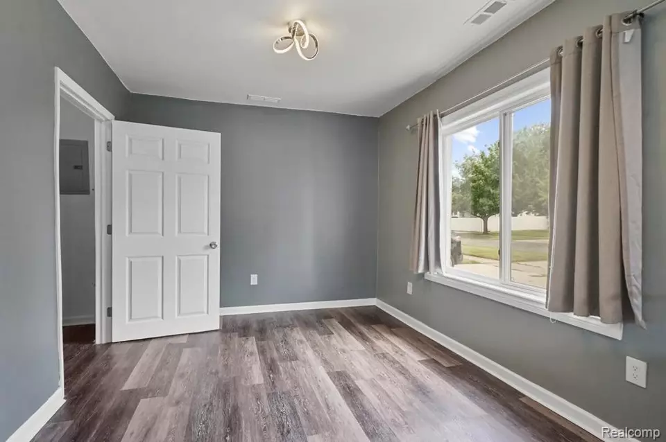 Other - 25171 Lawn St, Roseville, MI 48066 photo 4 of 7