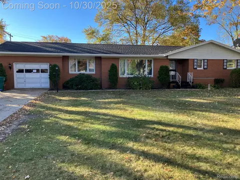 3335 W Water St, Port Huron, MI 48060