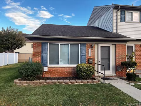 25746 Salem #20, Roseville, MI 48066