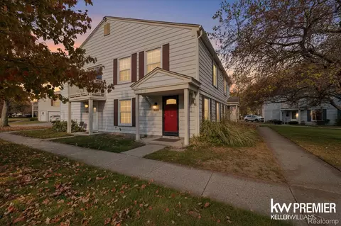 2804 Willow Ct, Lake Orion, MI 48360