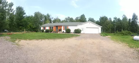 2601 Underwood Rd, Caro, MI 48723