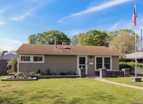 36231 Hazelwood St, Westland, MI 48186