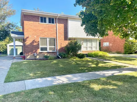 251-253 E 14 Mile Rd, Birmingham, MI 48009