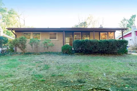 915 Westwood Ave, Ann Arbor, MI 48103