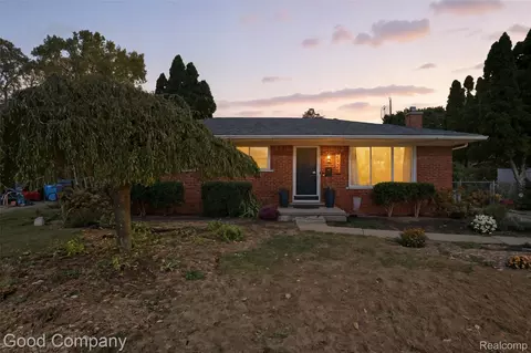 2927 George Dr, Warren, MI 48092