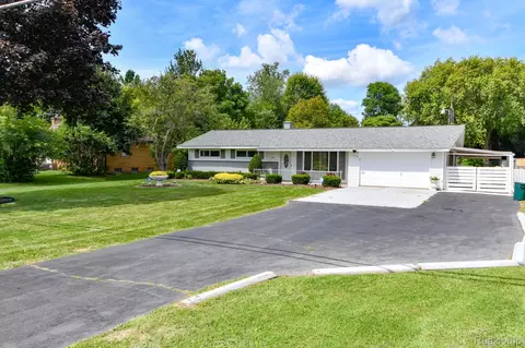 6443 Richfield Rd, Flint, MI 48506