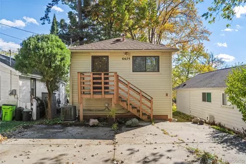 6675 Langtoft St, West Bloomfield, MI 48324