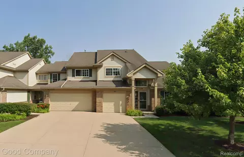 139 S Vista Dr, Auburn Hills, MI 48326